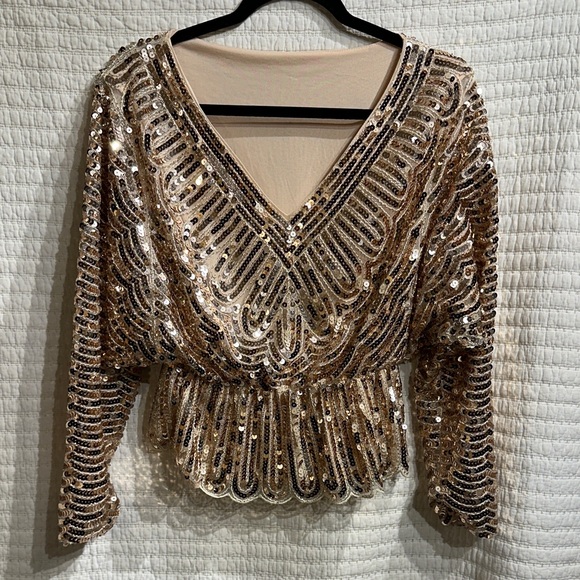 Endless Rose Golden Sequin Party Ready Long Sleeve Top V Neck Back Size XS NWT - Picture 4 of 8